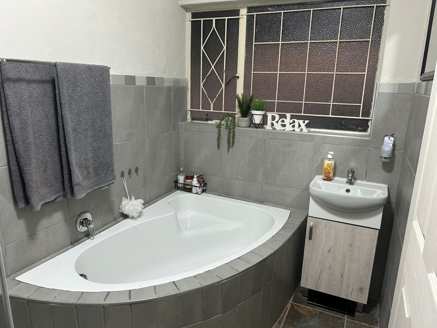 To Let 3 Bedroom Property for Rent in Protea Park North West